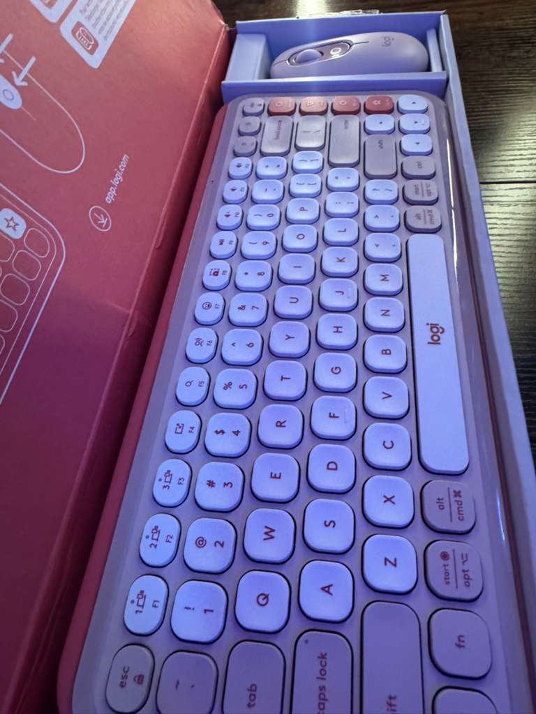Teclado Logitech Rosado